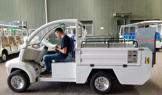 4桶垃圾收集車(chē)